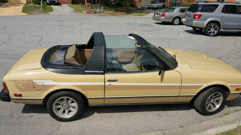 Illustration for article titled At $2,500, Would You Let This 1981 Toyota Celica Sunchaser Darken Your Doorstep?